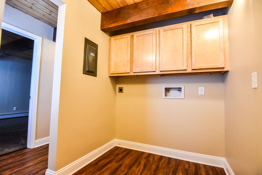 Tallmadge Pointe Apartments: 306 Northeast Ave, Tallmadge, OH 44278